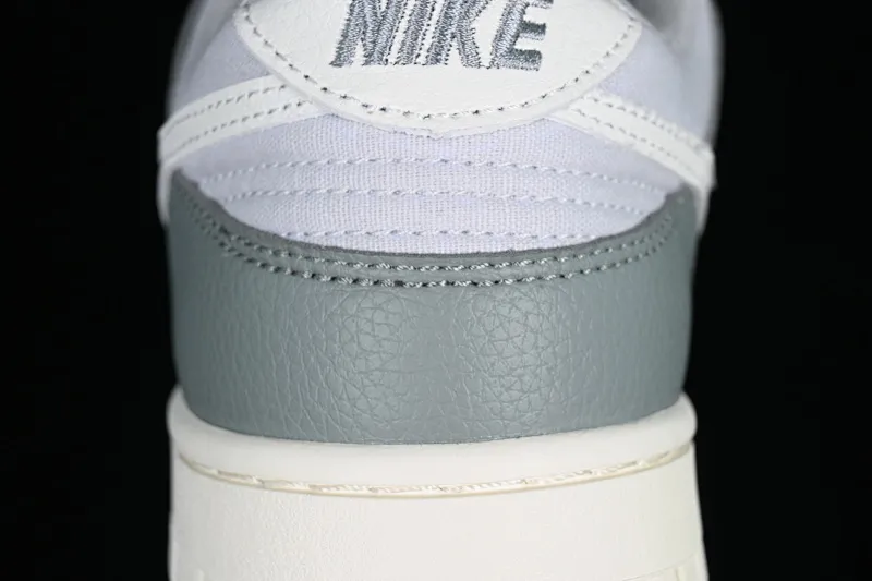 All Categories Nk SB Dunk Series Nk SB Dunk Low Low-top sneakers Cost-effective version Nk Dunk Low "Mica Green" Mica Green Canvas SB low-top sports and leisure sneakers DV7212-300
